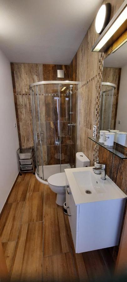 Pool Apartments Карлови Вари Екстериор снимка